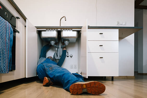 Professional Leak Detection technician working in Berryville, TX